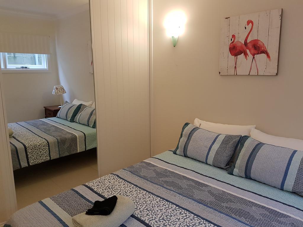 Modern 3 Bedroom Apartment In Traditional Queenslander , Patio, Leafy Yard, Pool Brisbane Exteriör bild